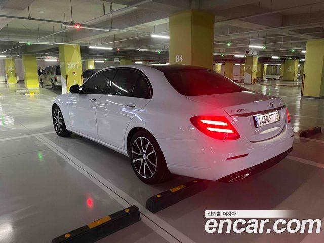 Mercedes-Benz E-Class E300 Avantgarde — пробег 127 000 км — фото 5 из 5