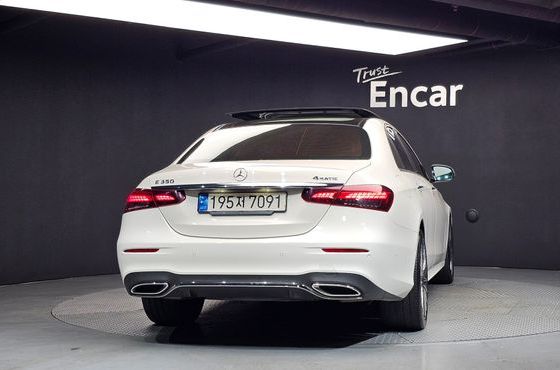 Mercedes-Benz E-Class E350 4MATIC AMG Line — пробег 77 173 км — фото 4 из 5