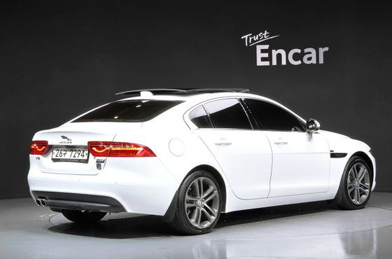 Jaguar XE 20d Perstige AWD — пробег 61 702 км — фото 2 из 5