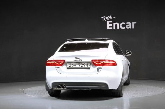Jaguar XE 20d Perstige AWD — пробег 61 702 км — фото 4 из 5