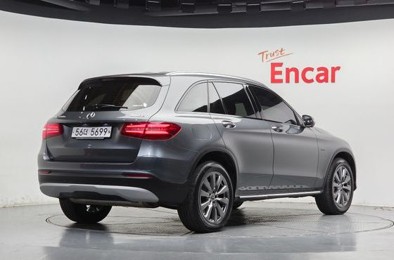 Mercedes-Benz GLC-Class GLC350e 4MATIC Premium — пробег 60 841 км — фото 2 из 5