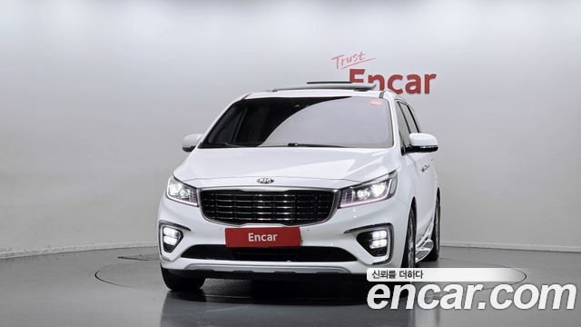 Kia Carnival 7-Seater Limousine VIP — пробег 80 327 км — фото 3 из 5