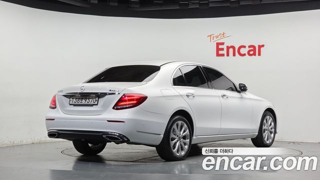 Mercedes-Benz E-Class E300 4MATIC Exclusive — пробег 67 015 км — фото 2 из 5