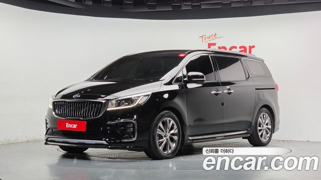 Kia Carnival Gasoline 7-Seater Limousine President — пробег 67 430 км — фото 1 из 5
