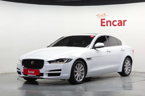 Jaguar XE 20t Prestige — пробег 52 281 км — фото 1 из 5