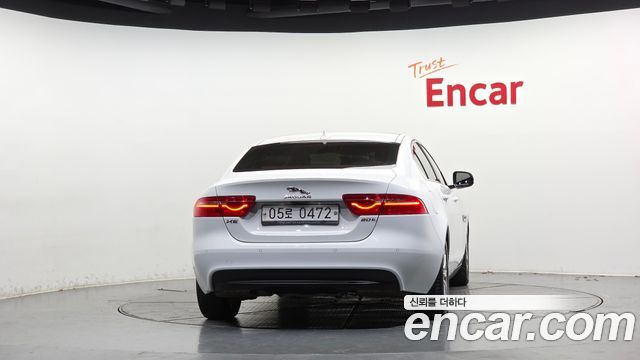 Jaguar XE 20t Prestige — пробег 52 281 км — фото 4 из 5