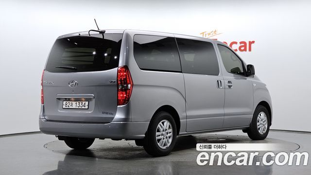 Hyundai Starex Van 3-Seater Smart — пробег 40 259 км — фото 2 из 5