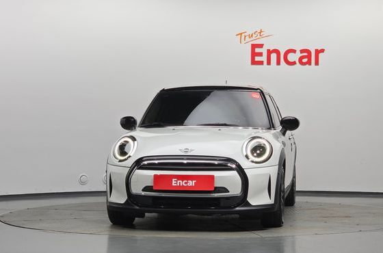 Mini Cooper 5Door Classic Third Generation — пробег 12 246 км — фото 3 из 5