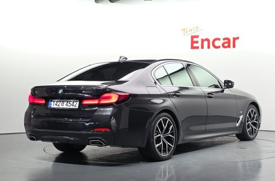 BMW 5-Series 530i xDrive M Sport Package — пробег 55 553 км — фото 2 из 5