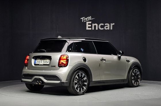 Mini Cooper Classic Launch Pack Third Generation — пробег 53 512 км — фото 2 из 5