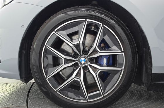 BMW i5 xDrive 40 M Sport — пробег 20 313 км — фото 5 из 5