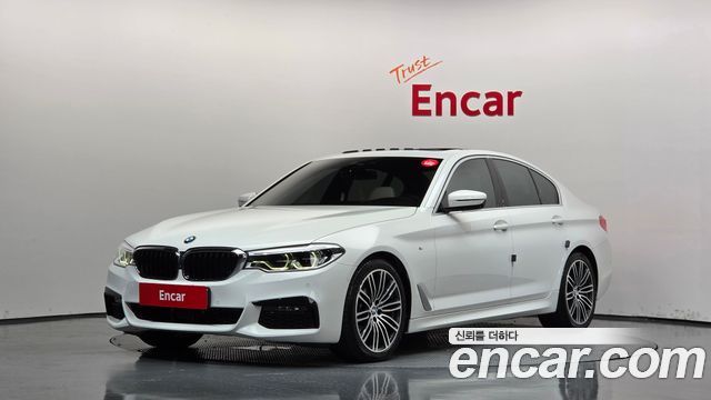 BMW 5-Series 520d xDrive M Sport Package Plus — пробег 68 445 км — фото 1 из 5