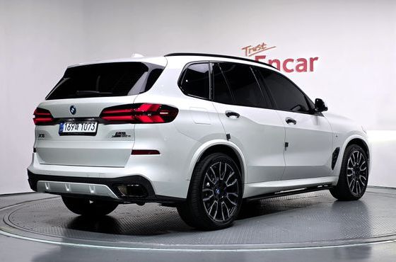 BMW X5 xDrive 50e M Sport — пробег 37 228 км — фото 2 из 5