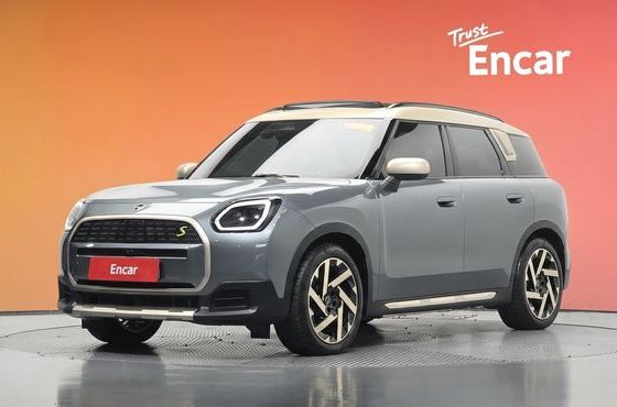 Mini Countryman ALL4 SE Favoured — пробег 1 909 км — фото 1 из 5