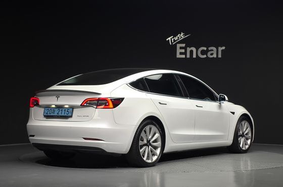 Tesla Model 3 Long Range AWD — пробег 131 984 км — фото 2 из 5