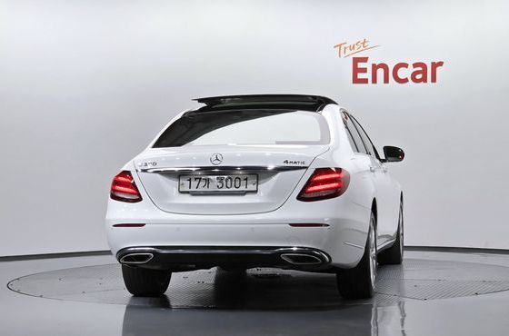 Mercedes-Benz E-Class E300 4MATIC Exclusive — пробег 66 625 км — фото 4 из 5