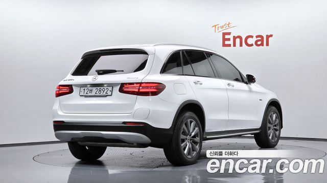 Mercedes-Benz GLC-Class GLC350e 4MATIC Premium — пробег 136 175 км — фото 2 из 5