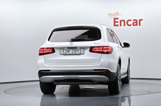Mercedes-Benz GLC-Class GLC350e 4MATIC Premium — пробег 136 175 км — фото 4 из 5
