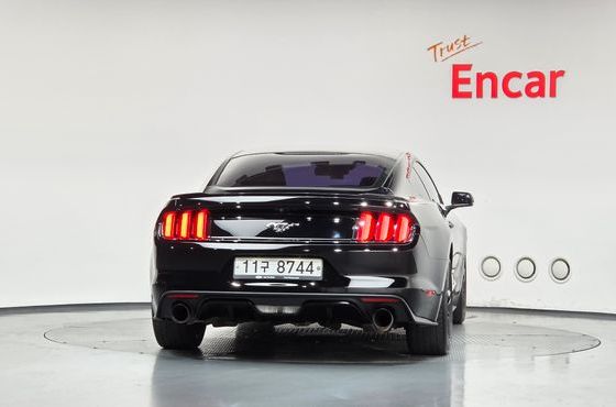 Ford Mustang Coupe — пробег 83 898 км — фото 4 из 5