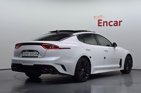Kia Stinger 2.0 Turbo AWD Platinum — пробег 93 721 км — фото 2 из 5