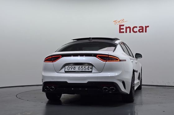 Kia Stinger 2.0 Turbo AWD Platinum — пробег 93 721 км — фото 4 из 5
