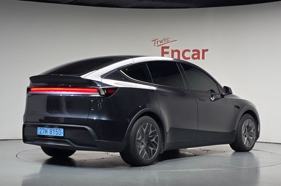 Tesla Model Y L Long Range AWD — пробег 6 662 км — фото 2 из 5