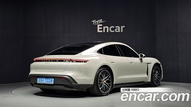 Porsche Taycan Base — пробег 51 347 км — фото 2 из 5