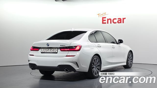 BMW 3-Series 320i M Sport — пробег 26 281 км — фото 2 из 5