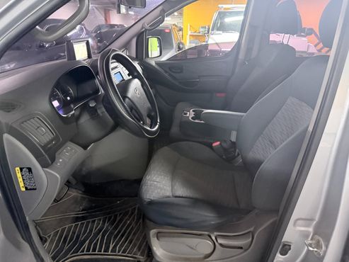 Hyundai Starex 12-Seater Wagon Smart — пробег 177 577 км — фото 4 из 5