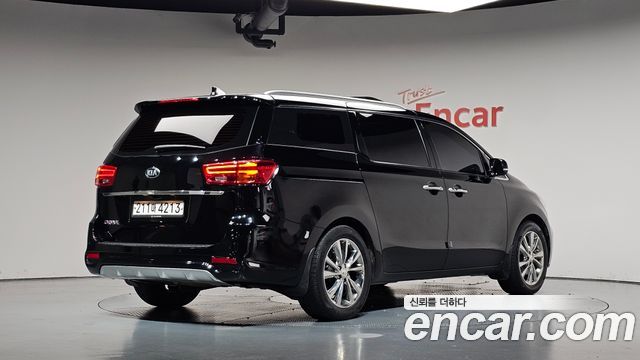 Kia Carnival из Кореи Encar