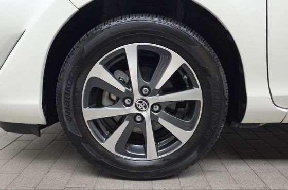 Toyota Prius 1.5 — пробег 65 561 км — фото 5 из 5