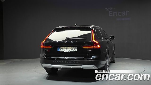 Volvo V90 B5 Ultimate AWD — пробег 54 700 км — фото 4 из 5