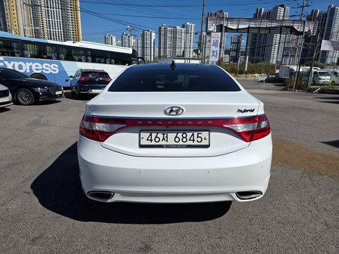 Hyundai Grandeur Premium — пробег 124 142 км — фото 4 из 5