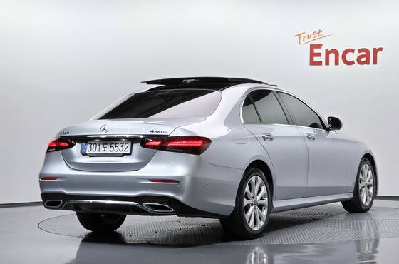 Mercedes-Benz E-Class E350 4MATIC AMG Line — пробег 106 501 км — фото 2 из 5