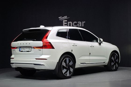 Volvo XC60 T8 Ultra Bright — пробег 14 052 км — фото 2 из 5