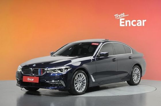 BMW 5-Series 520i Luxury — пробег 36 504 км — фото 1 из 5