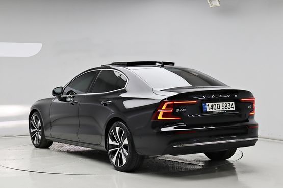 Volvo S60 B5 Ultimate Bright — пробег 23 657 км — фото 2 из 5