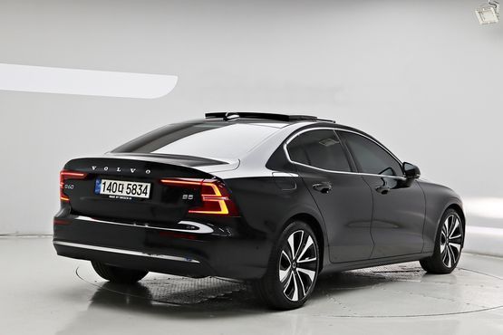 Volvo S60 B5 Ultimate Bright — пробег 23 657 км — фото 4 из 5