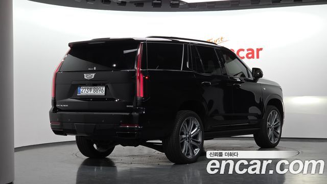 Cadillac Escalade 6.2 Sports Platinum — пробег 1 979 км — фото 2 из 5