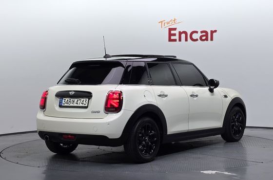 Mini Cooper 5Door HIGH 3rd — пробег 28 184 км — фото 2 из 5