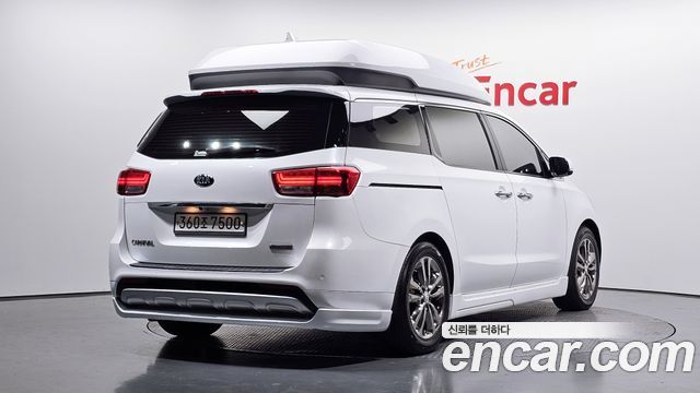 Kia Carnival 9-seater Hi-Limousine Noblesse — пробег 143 050 км — фото 2 из 5