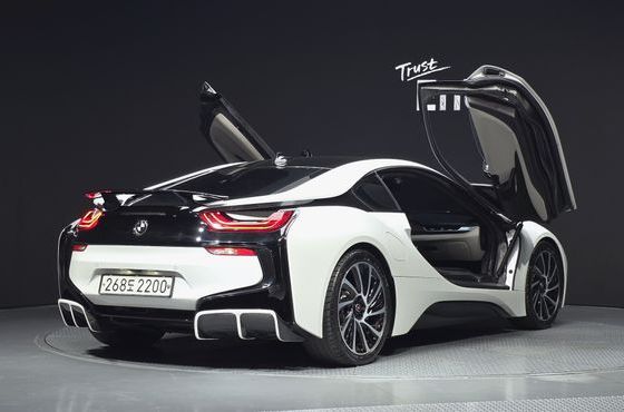 BMW i8 Coupe — пробег 90 271 км — фото 2 из 5