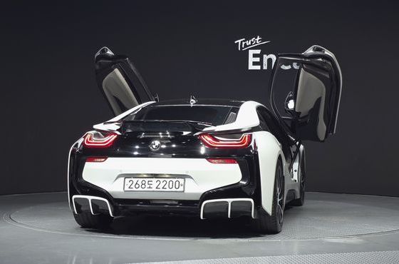 BMW i8 Coupe — пробег 90 271 км — фото 4 из 5