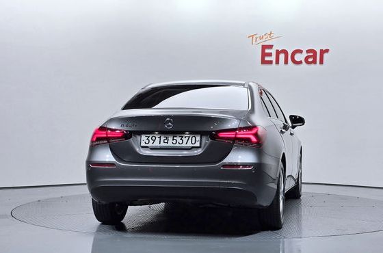Mercedes-Benz A-Class A220 Sedan — пробег 34 860 км — фото 4 из 5