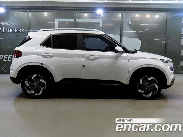 Hyundai Venue 1.6 Flux — пробег 6 352 км — фото 3 из 5