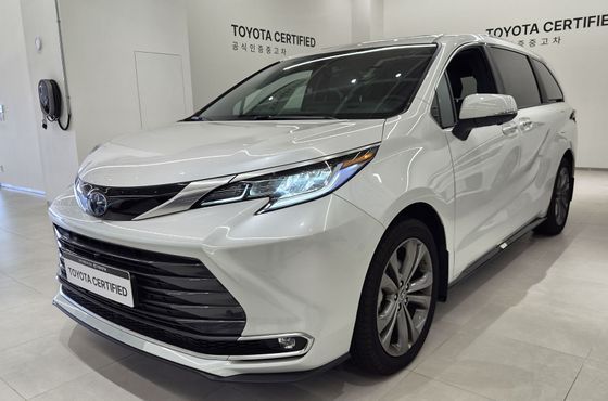 Toyota Sienna 2.5 Hybrid 2WD — пробег 2 343 км — фото 1 из 5