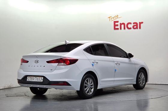 Hyundai AVANTE 1.6 Smart — пробег 29 068 км — фото 2 из 5