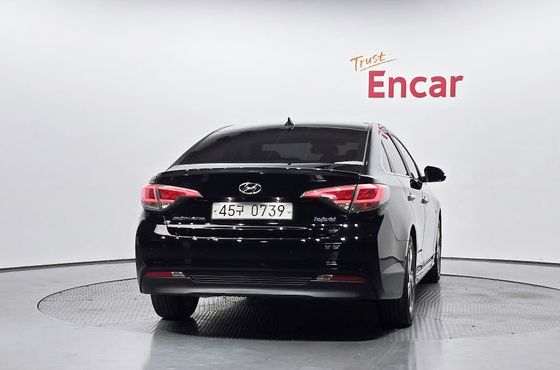 Hyundai Sonata 2.0 HEV Premium — пробег 136 652 км — фото 4 из 5