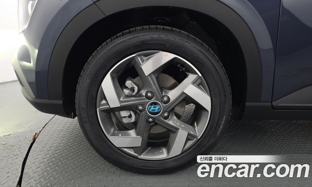 Hyundai Venue 1.6 Flux — пробег 1 654 км — фото 5 из 5