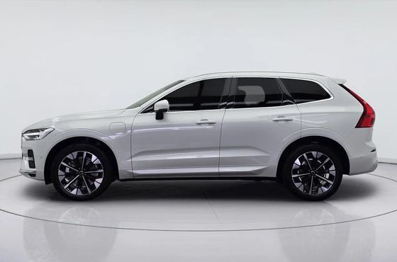 Volvo XC60 T8 Ultra Bright — пробег 1 555 км — фото 3 из 5